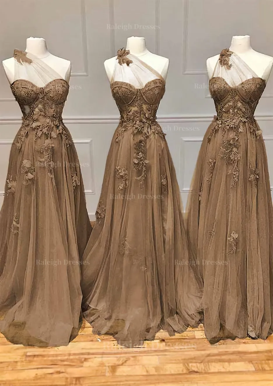 A-line One-Shoulder Sleeveless Long/Floor-Length Tulle Prom Dress with Appliqued Split