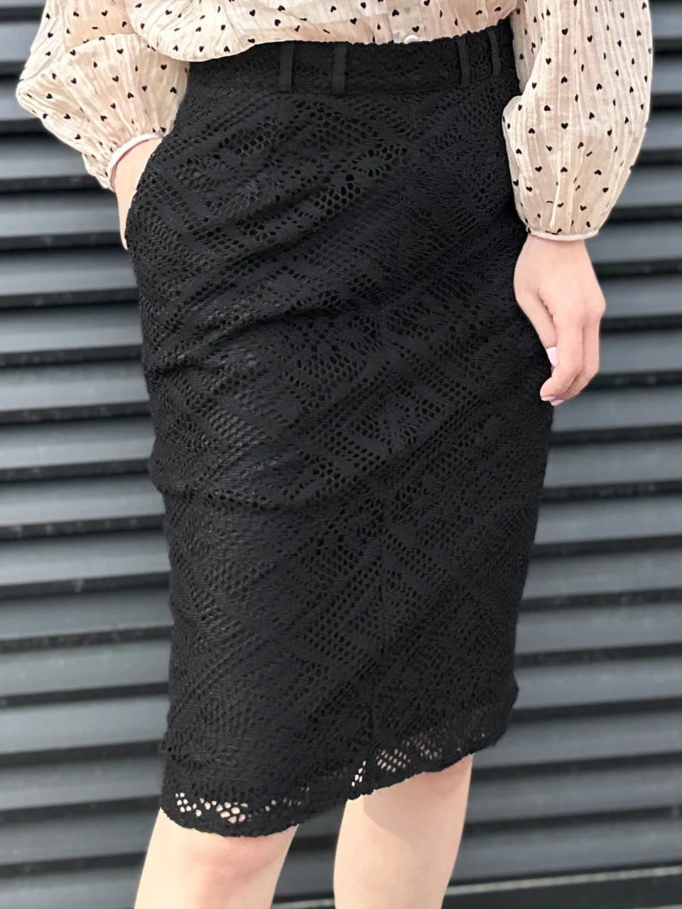 Black Knitted Lace Ruffled Back Knee Length Fitted Skirt